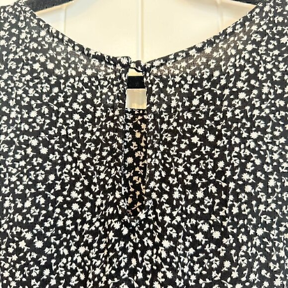 Black and white floral sleeveless maxi dress / flattering and flowy! Women L - Picture 4 of 7